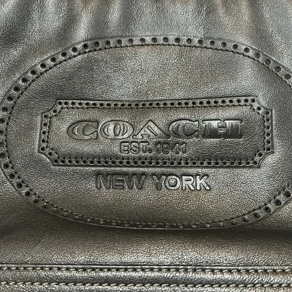 Women’s black leather coach handbag - Picture 2 of 10